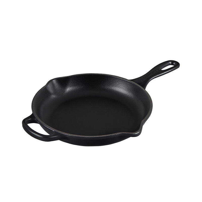 https://www.outletcookware.com/wp-content/uploads/2022/05/le-creuset-signature-skillet-licorice-9in__82151.1592770862-1.jpg